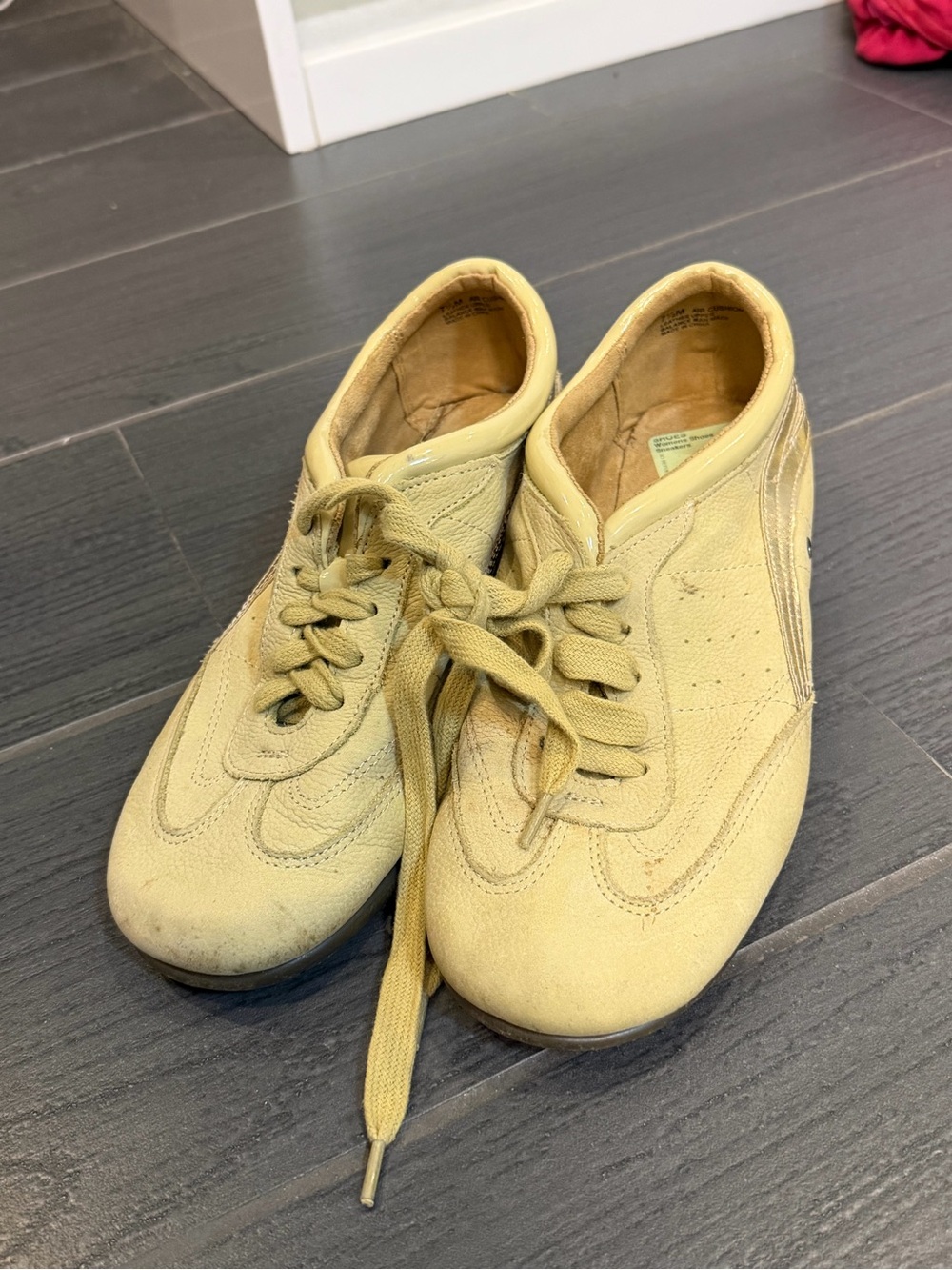 Aeropostale Women's Yellow Suede Sneakers